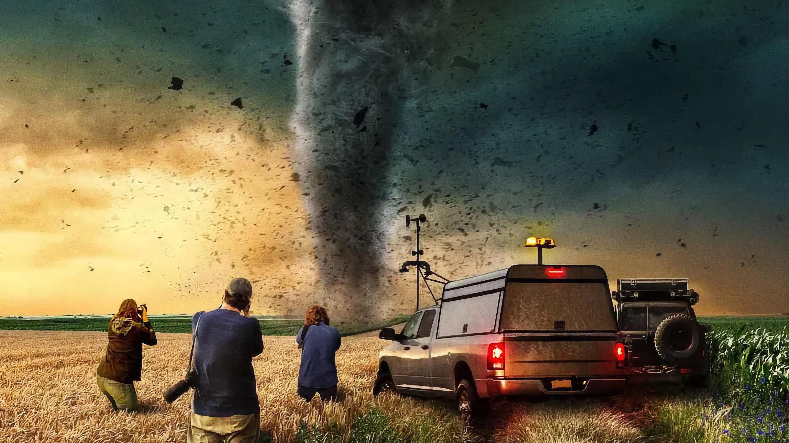 In the Eye of the Storm: Chasers
