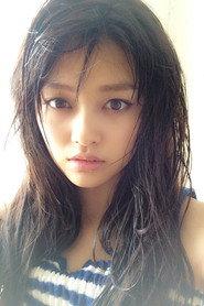 山地真理