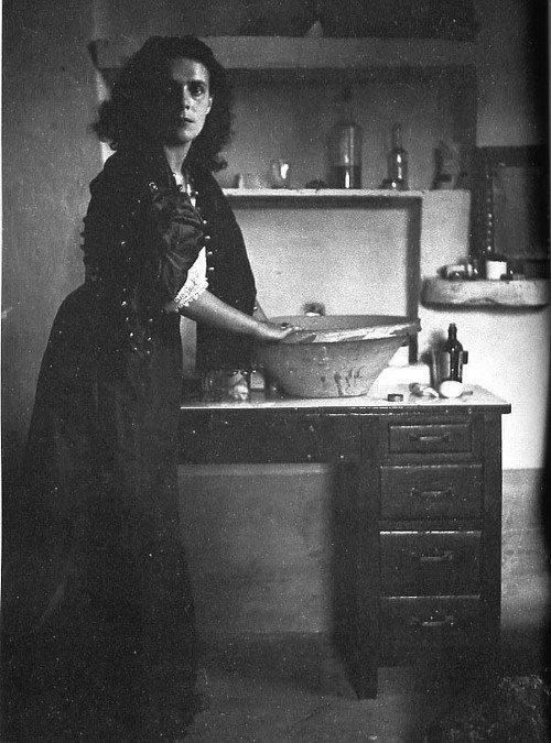 Leonora Carrington o el sortilegio irónico