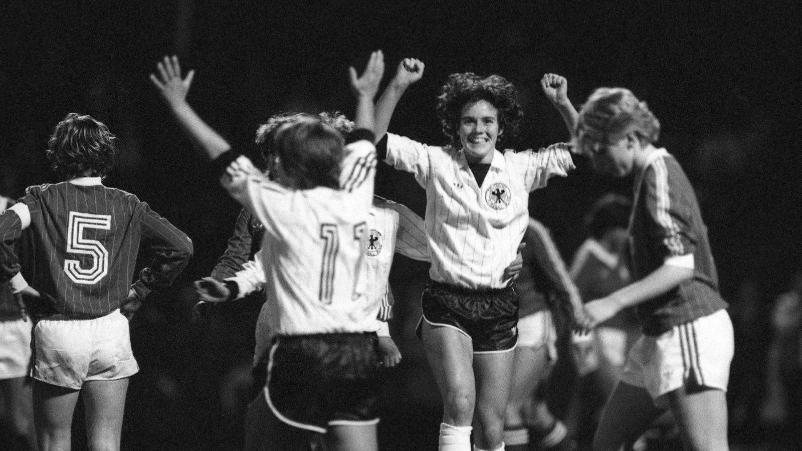 Mädchen können kein Fußball spielen