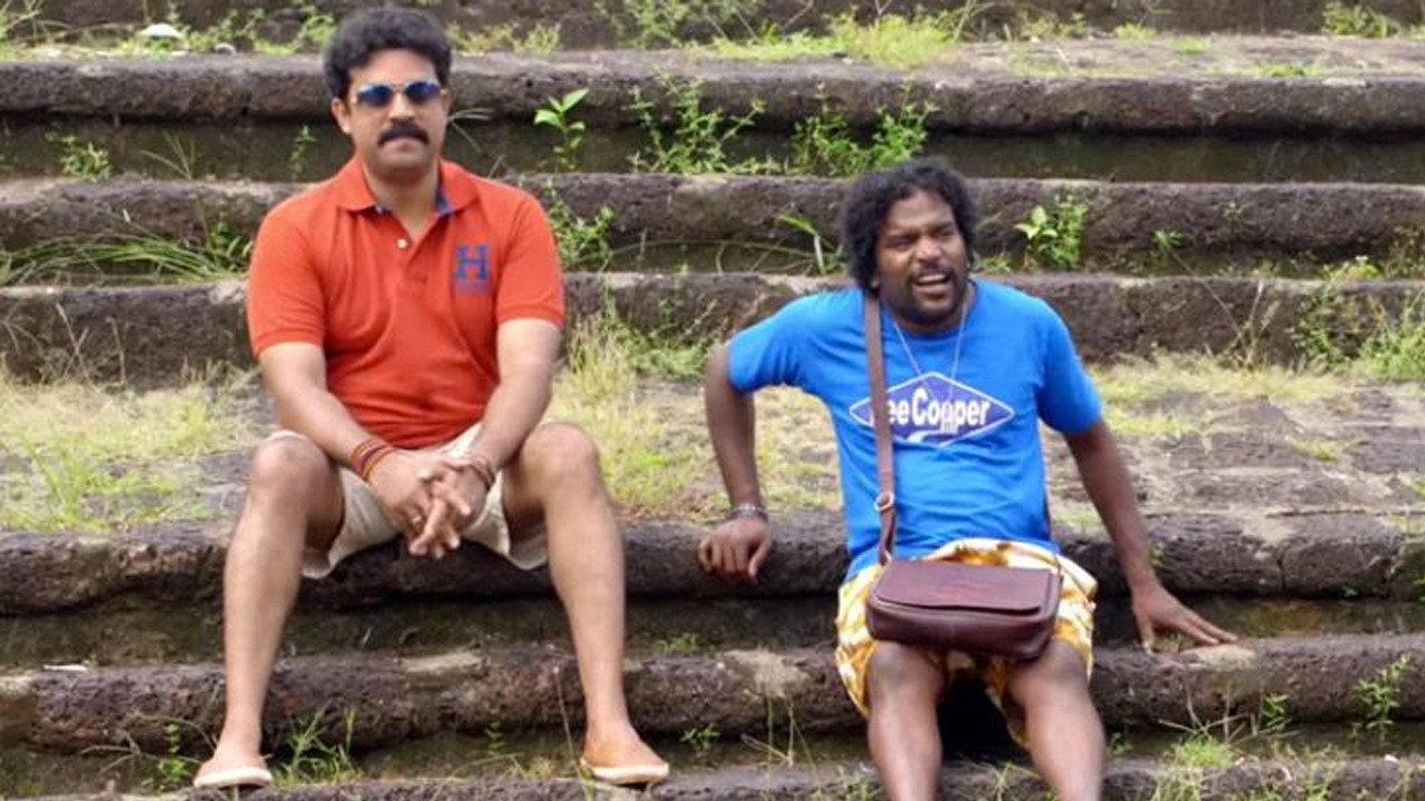 അയാള് ജീവിച്ചിരിപ്പുണ്ട്