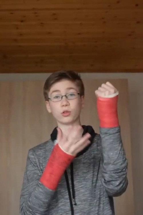 ICH hab MIR BEIDE ARME GEBROCHEN